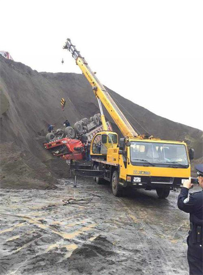 同江上犹道路救援